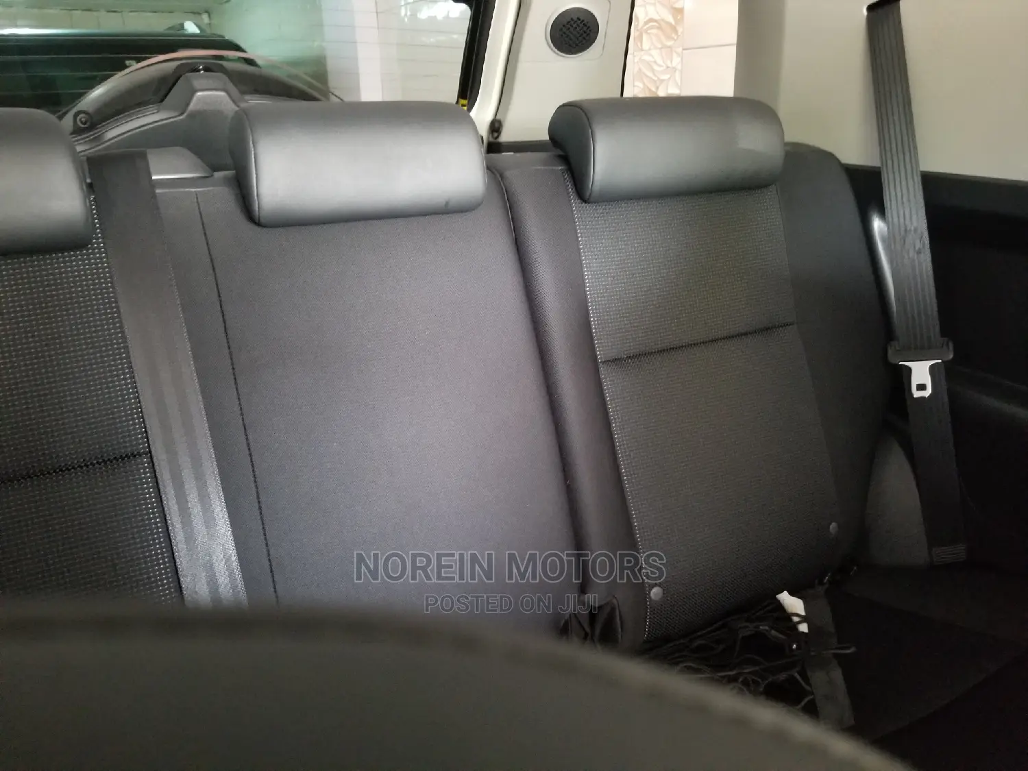 Toyota FJ Cruiser 2015 White