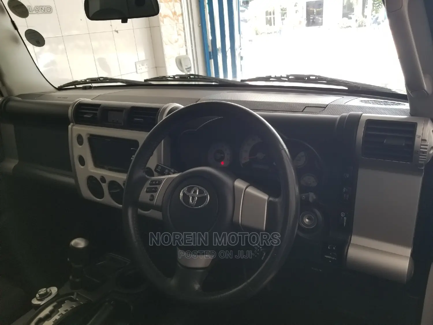 Toyota FJ Cruiser 2015 White