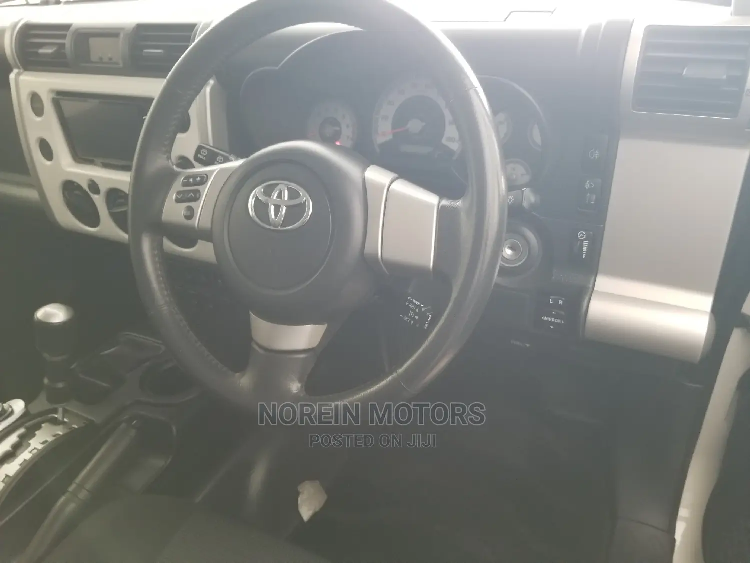 Toyota FJ Cruiser 2015 White