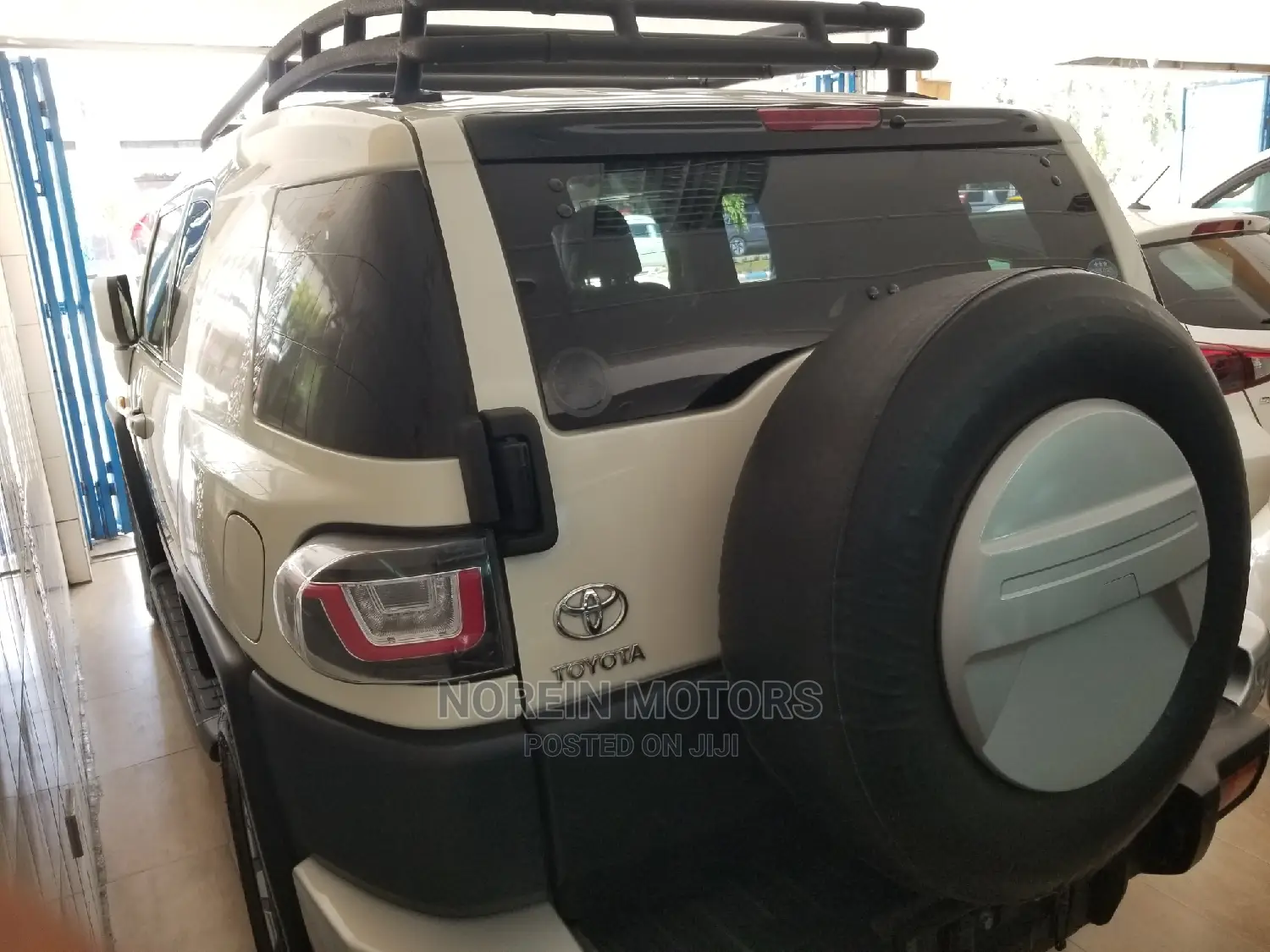 Toyota FJ Cruiser 2015 White