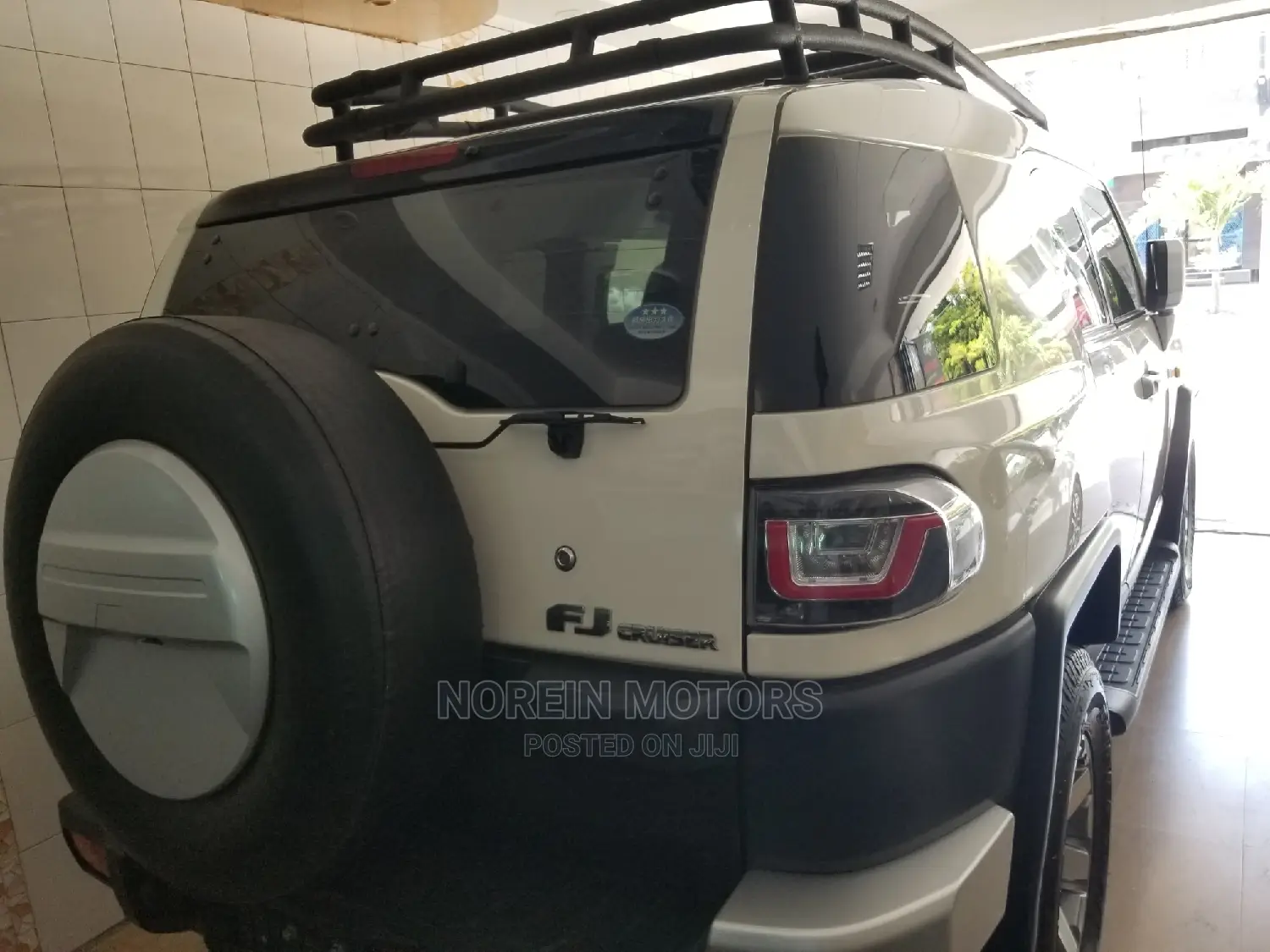 Toyota FJ Cruiser 2015 White