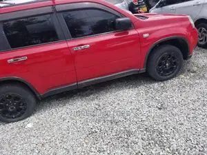 Nissan X-Trail 2.0 Petrol XE 2012 Red