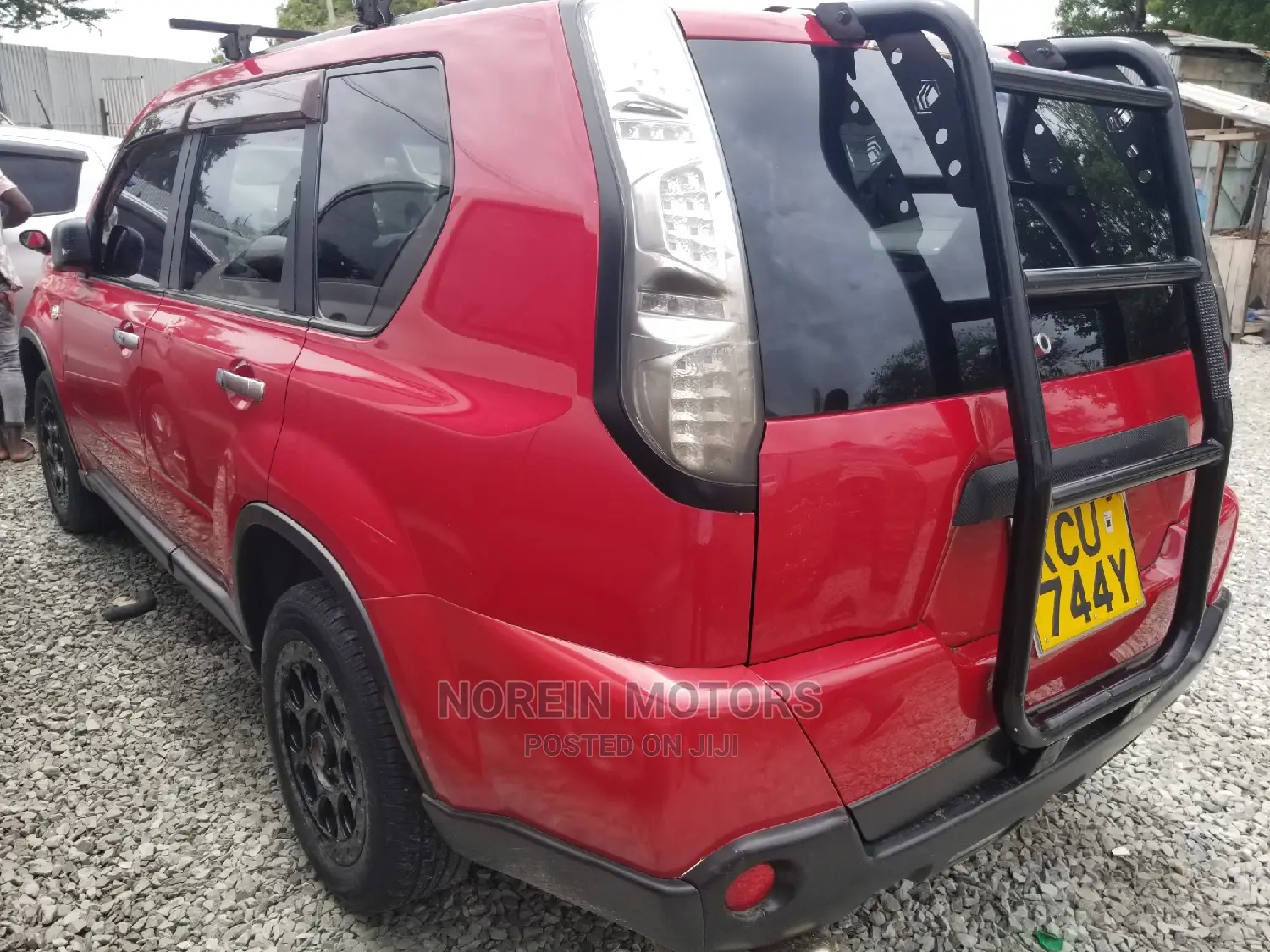 Nissan X-Trail 2.0 Petrol XE 2012 Red