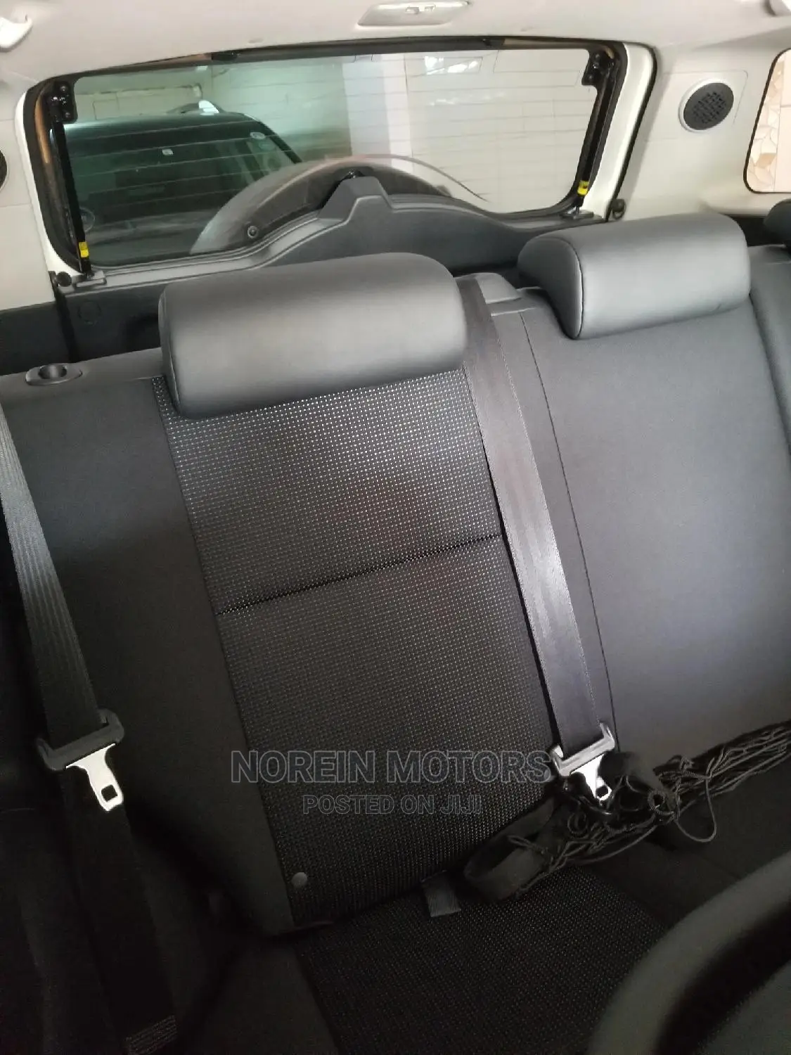 Toyota FJ Cruiser 2015 White
