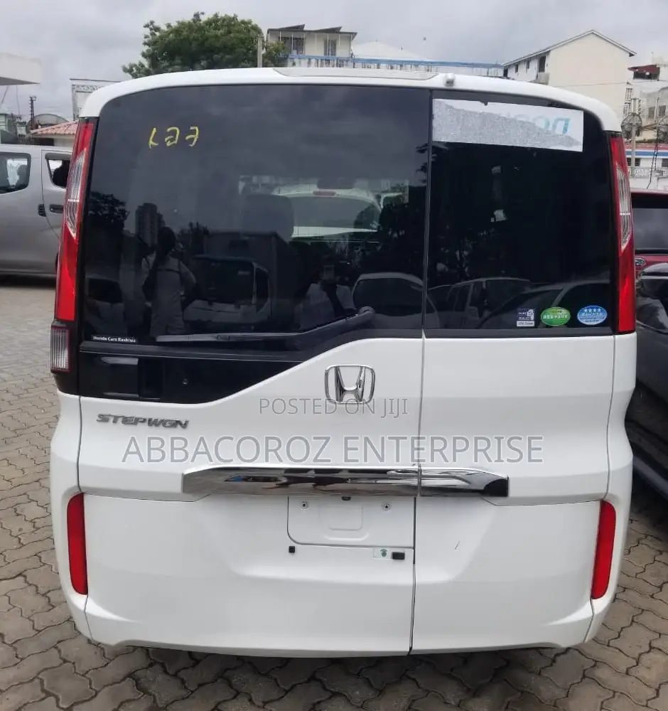 Honda Stepwgn 2016 White