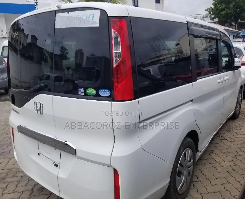 Honda Stepwgn 2016 White