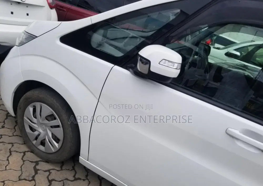 Honda Stepwgn 2016 White
