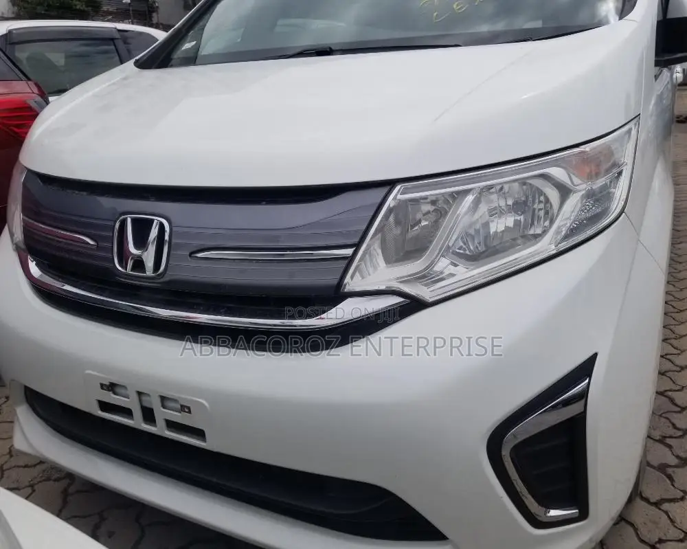 Honda Stepwgn 2016 White