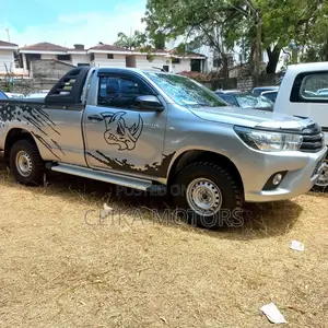 Toyota Hilux 2016 Silver