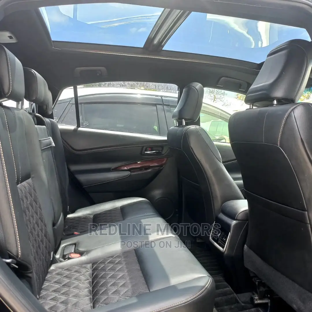 Toyota Harrier 2.0 2016 Black