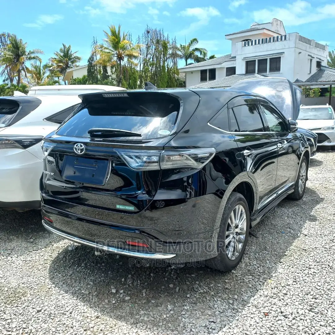 Toyota Harrier 2.0 2016 Black