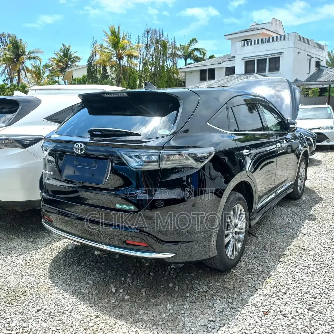 Toyota Harrier 2.0 2016 Black