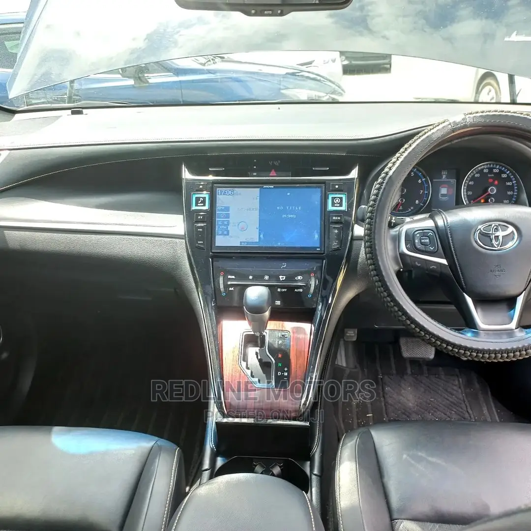 Toyota Harrier 2.0 2016 Black