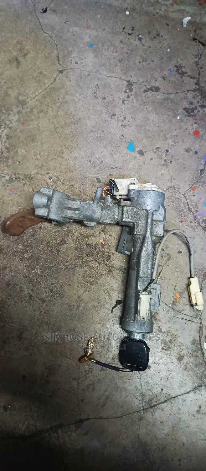 Toyota Lexus 300 Ignition Switch.