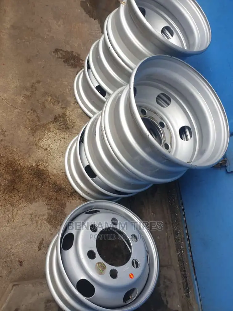 Original Rims Sizes 17.5 Tubeles.