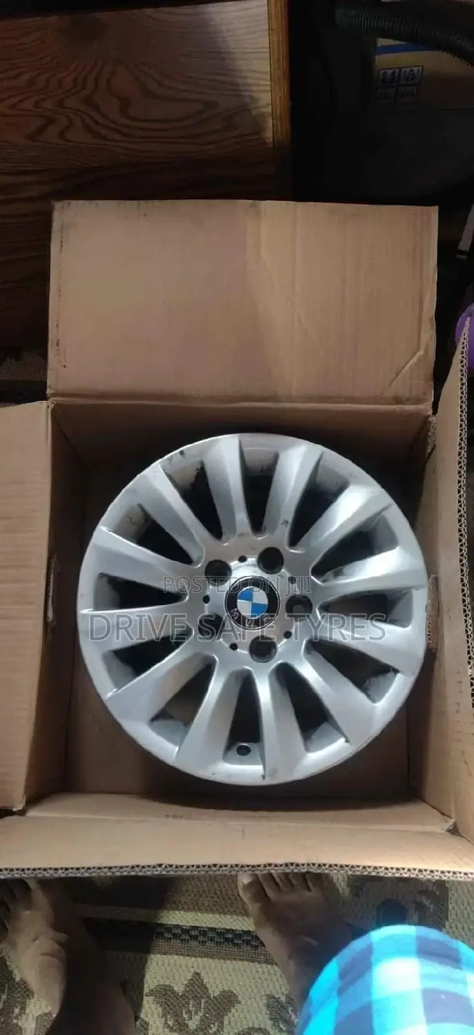 17 Inch Bmw Original Rims Set ( Japan)