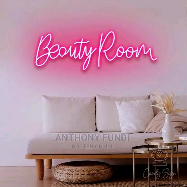 Custom Neon Signs to Glam Your Space - thumbnail 5