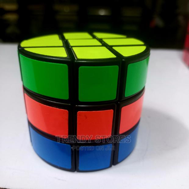 Cylinder Shaped Cube - main view