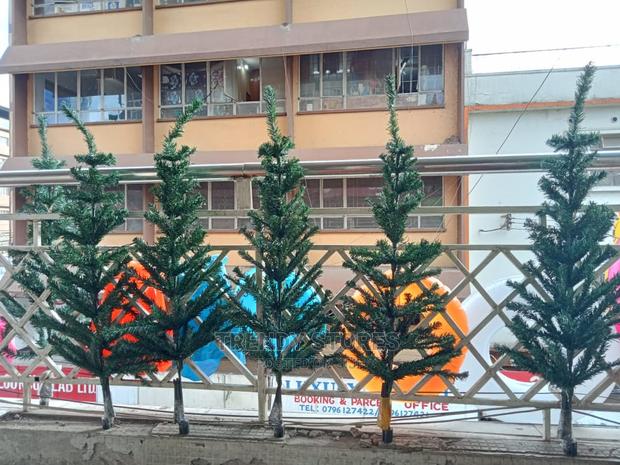 4ft 120cm Christmas Tree - thumbnail 3