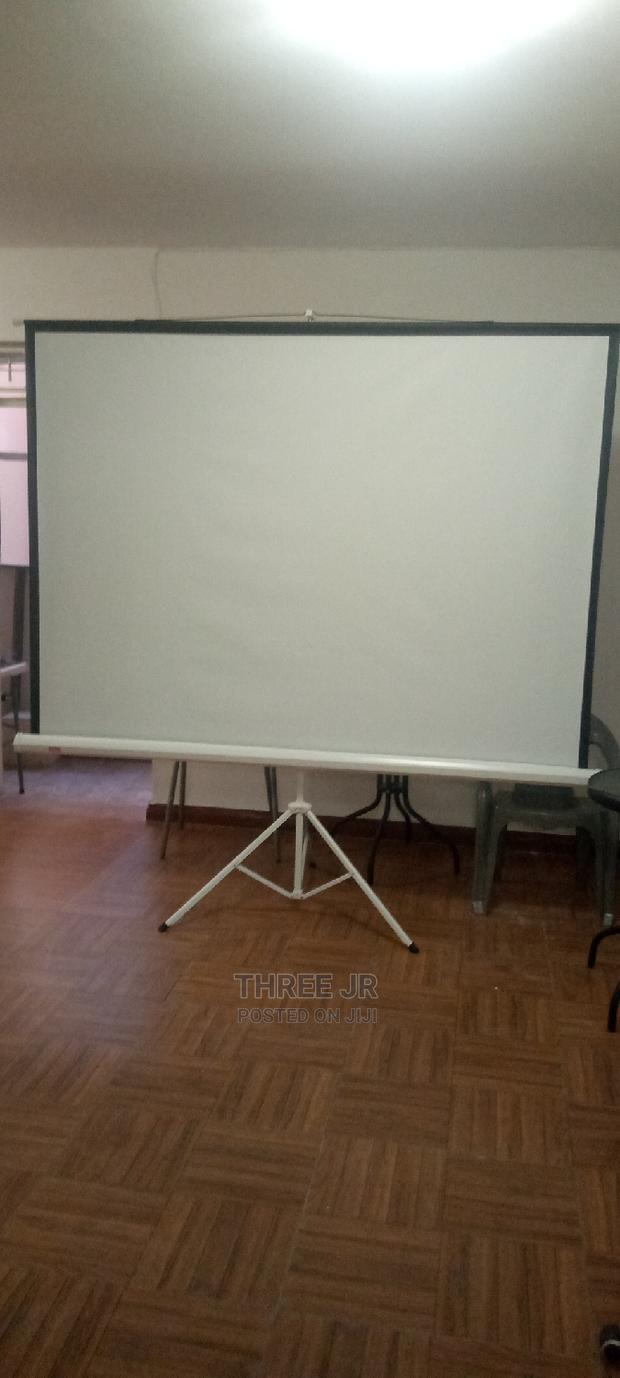 Great 84inch Tripod Projection Screen - thumbnail 3
