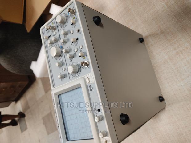 Cathode Ray Oscilloscope 20 MHZ - thumbnail 6