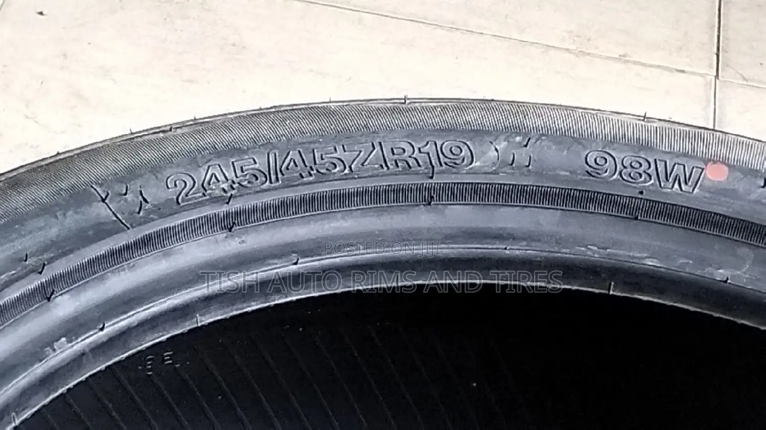 245/45r19 Duran