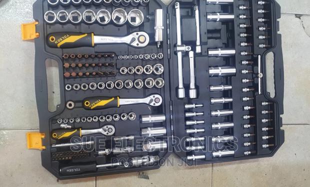 Socket Wrenches in Plastic Box Stock - main view