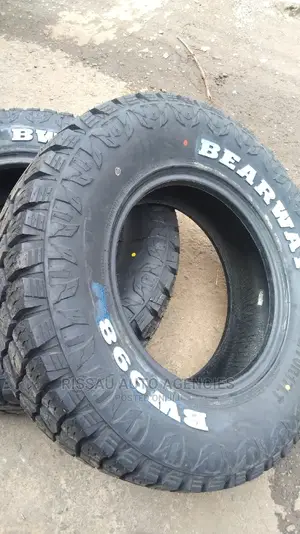 285/70 R 17 Bearway AT Tyres