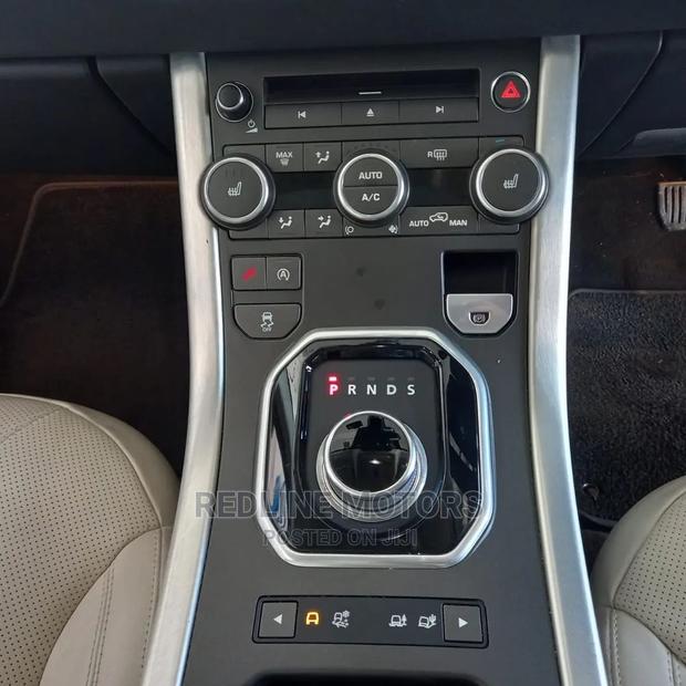 Land Rover Range Rover Evoque 2016 Red - thumbnail 2