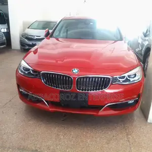 BMW 320i 2015 Red