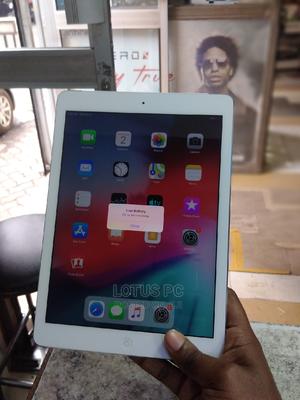 Apple iPad Air 16 GB Silver - main view