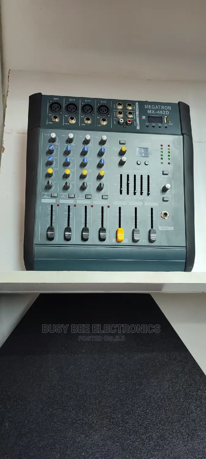 4 Ch Powered Mixer