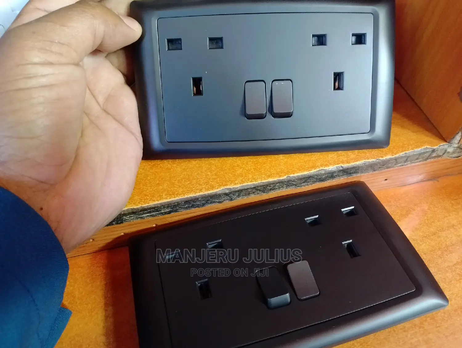 Black Twin Socket
