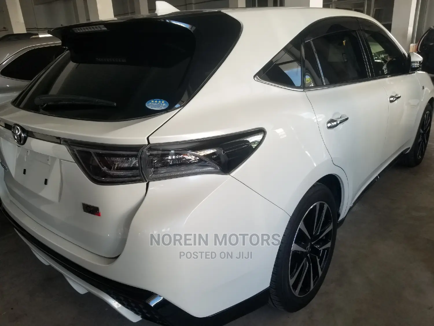 Toyota Harrier 2.0 4WD 2015 White