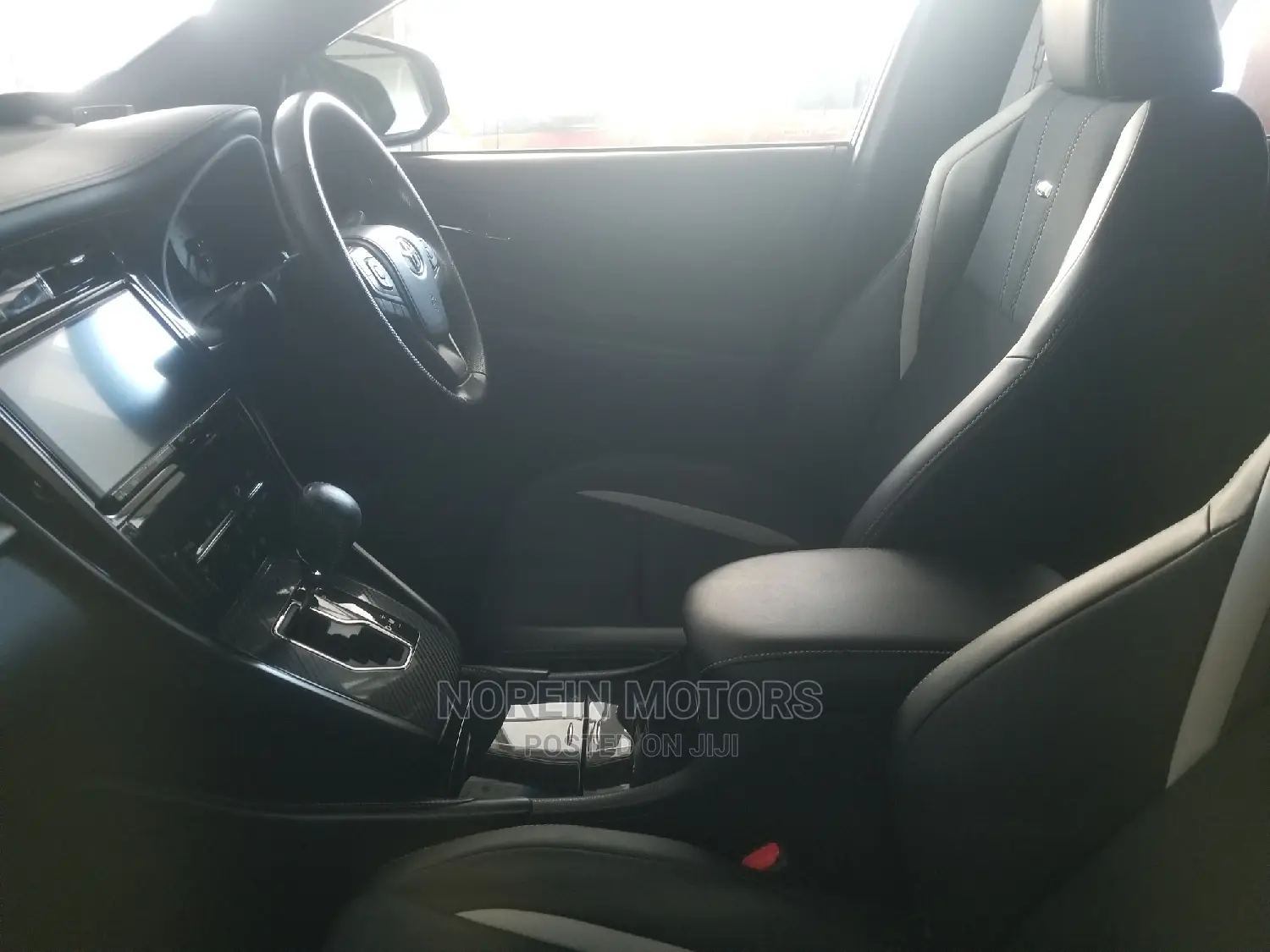 Toyota Harrier 2.0 4WD 2015 White