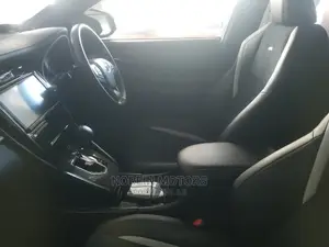 Toyota Harrier 2.0 4WD 2015 White