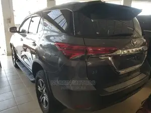 Toyota Fortuner 2.5 D AWD 2017 Gray