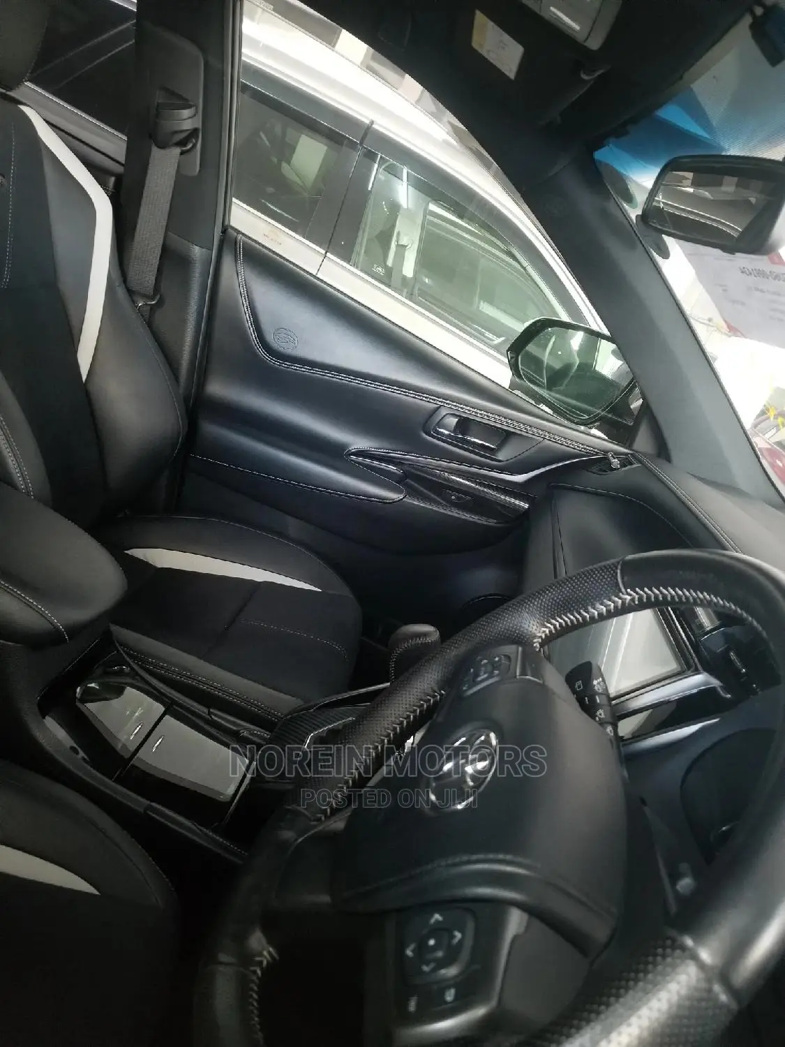 Toyota Harrier 2.0 4WD 2015 White