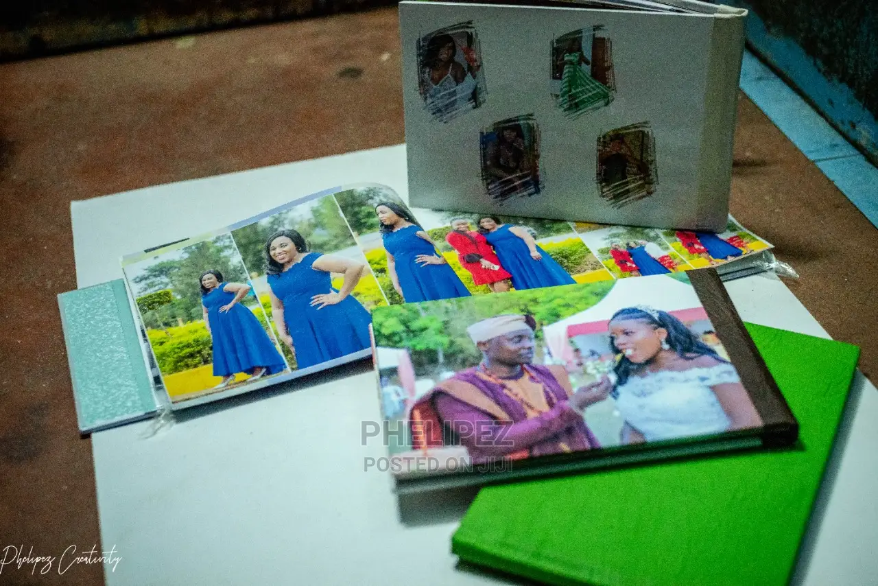 Photobooks/Photo Albums