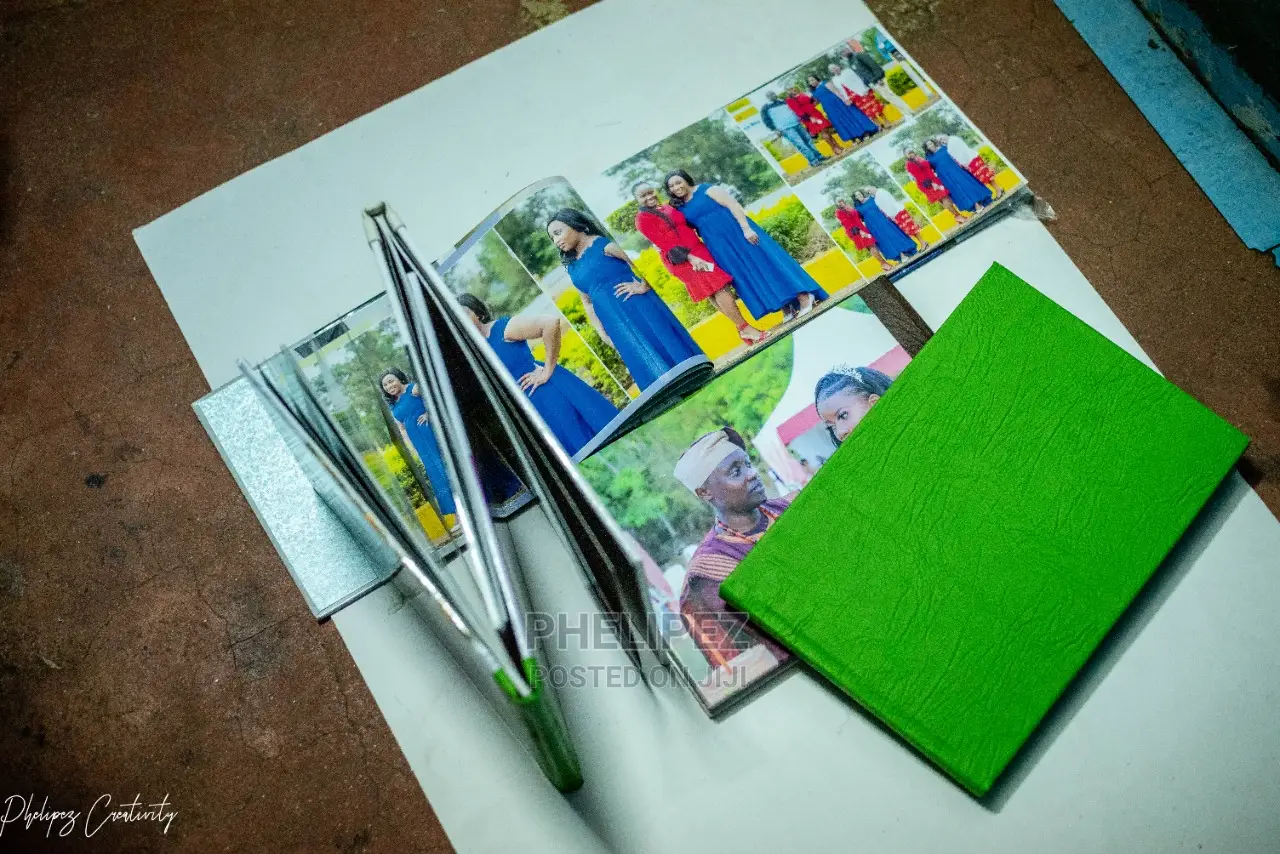 Photobooks/Photo Albums