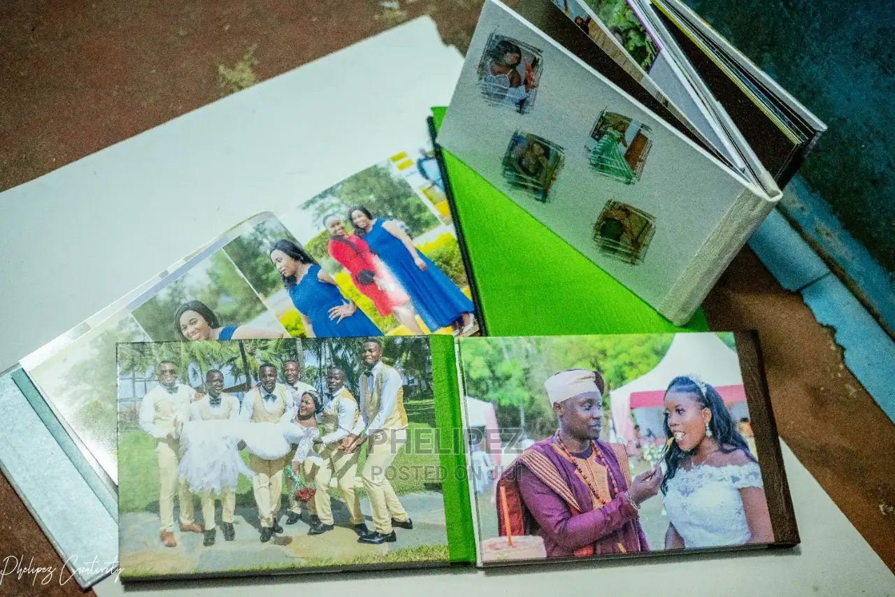 Photobooks/Photo Albums