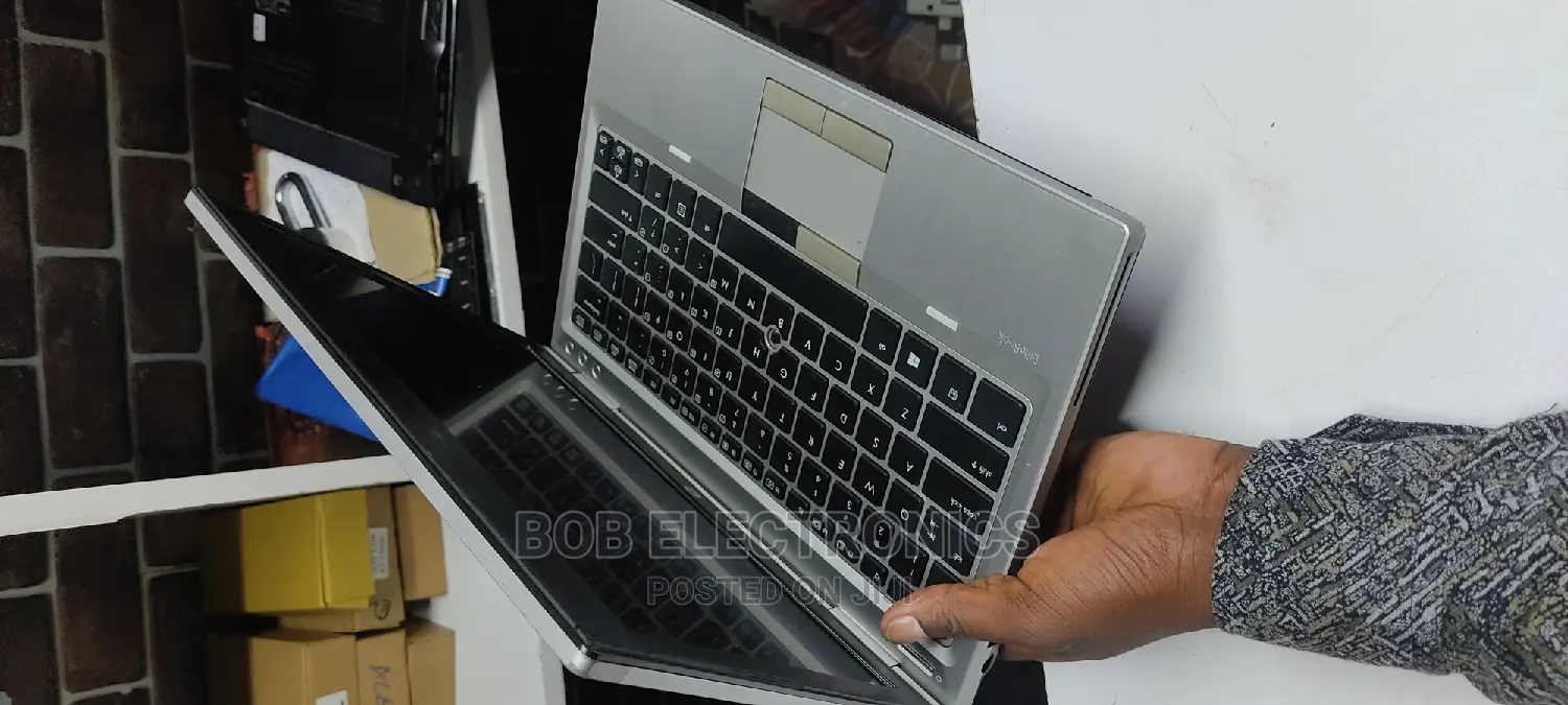 Laptop HP 17-3000 4GB Intel Celeron HDD 320GB