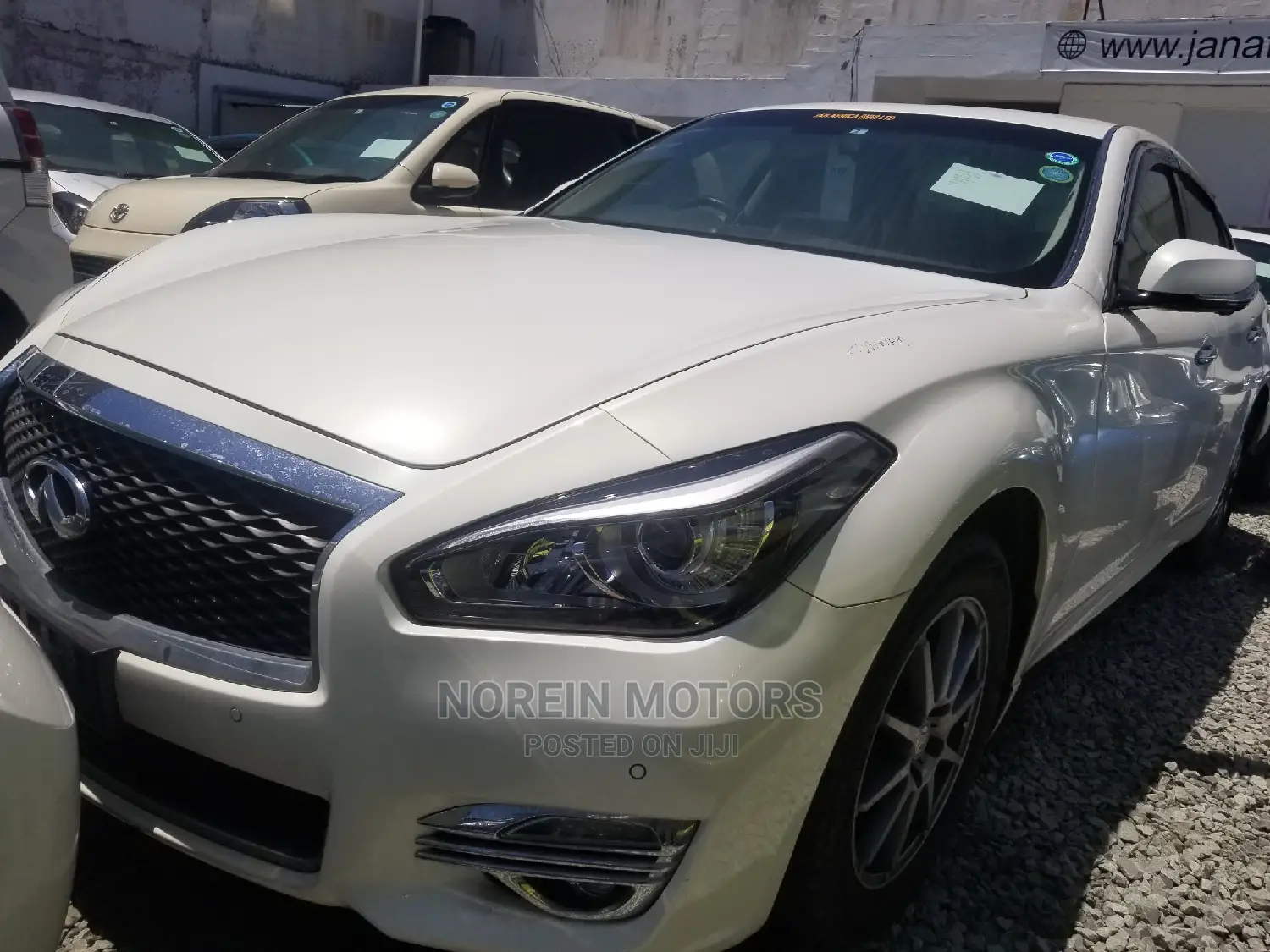 Nissan Fuga 2015 White