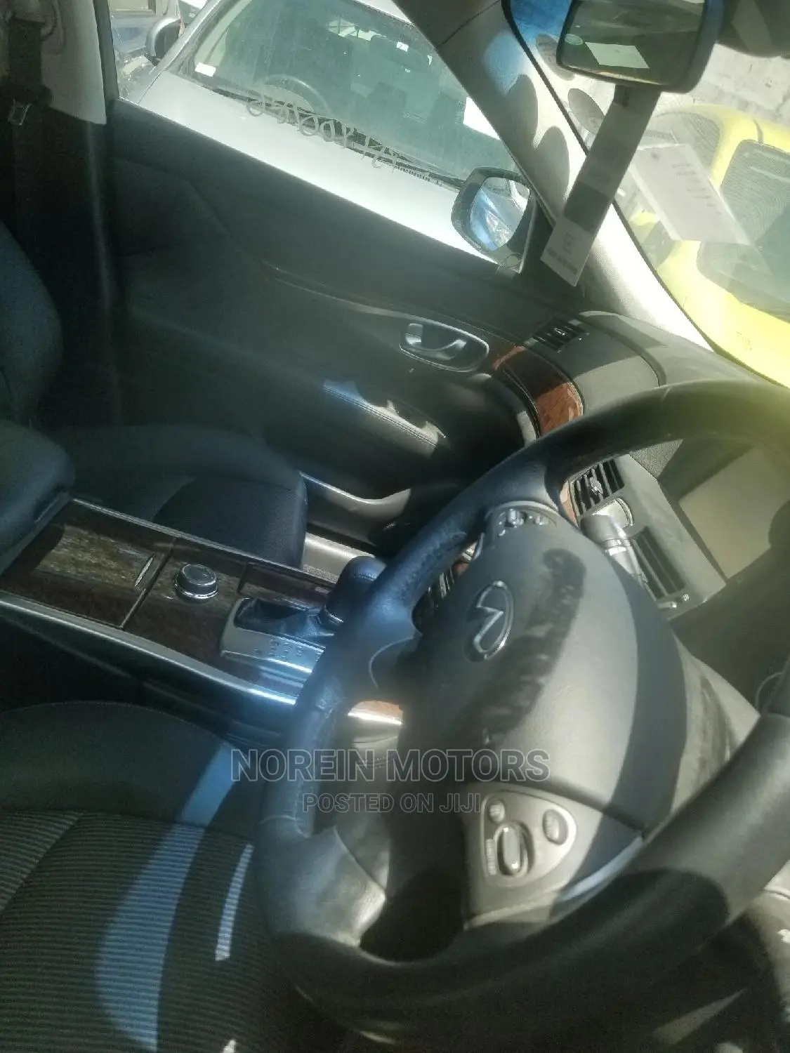 Nissan Fuga 2015 White