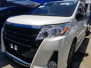 Toyota Noah 2.0 AWD (7 Seater) 2015 Pearl