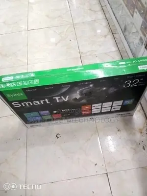 Synix 32" Smart Android . Brand New