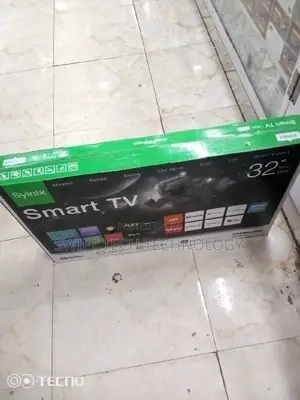 Synix 32" Smart Android . Brand New