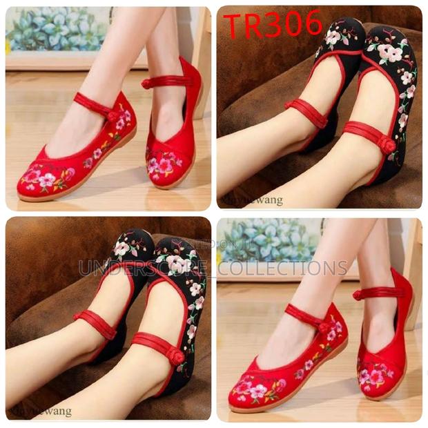 Unique Women Chinese Flat Shoes - main view