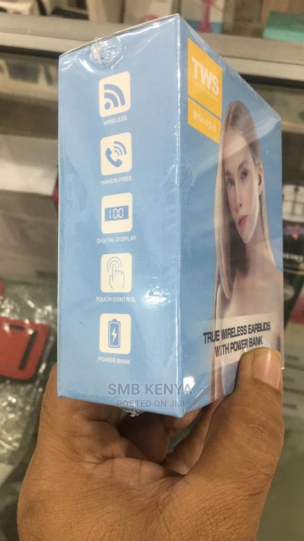 True Wireless Earbuds With Power-Bank - thumbnail 2