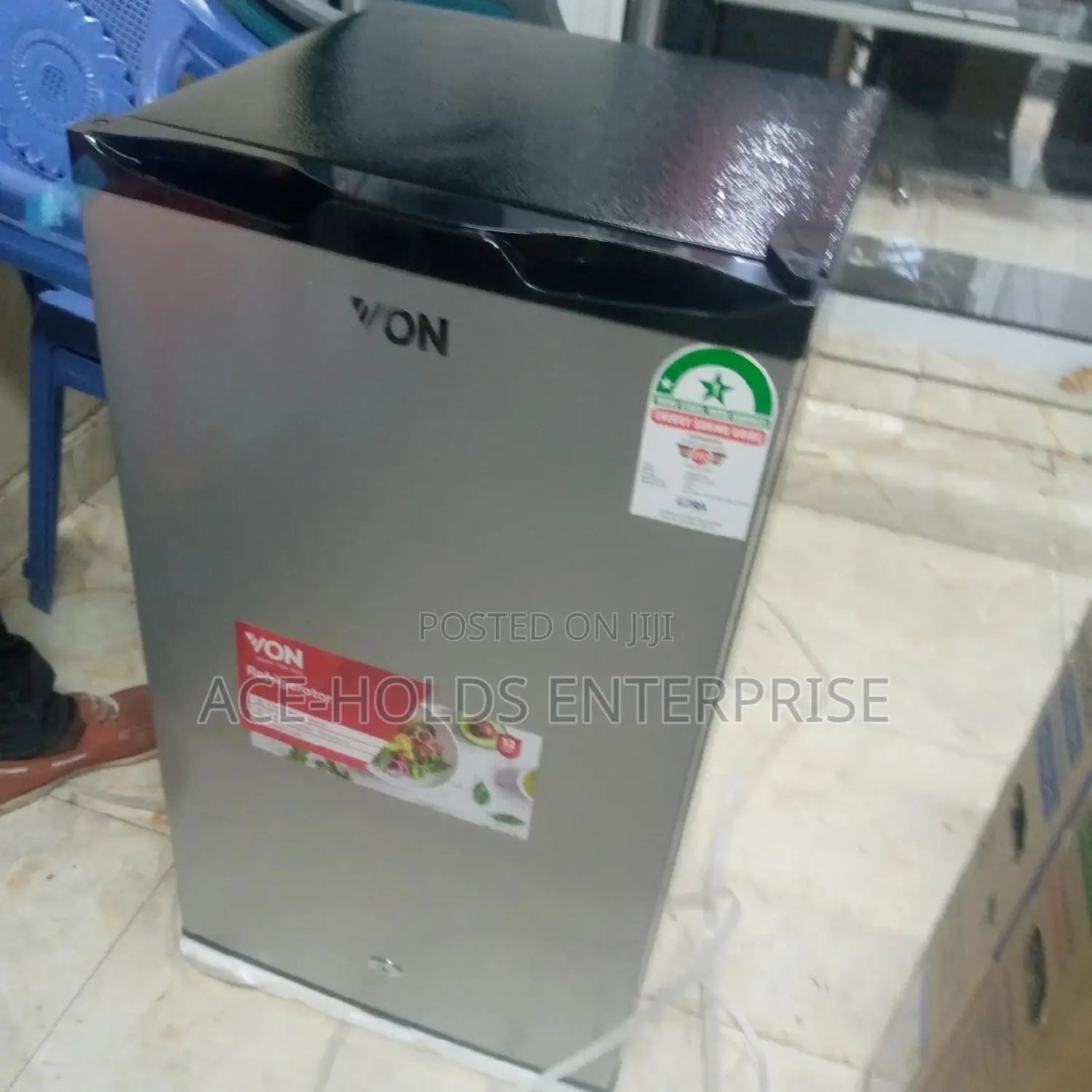 Von Mini Fridge, 90 Liters